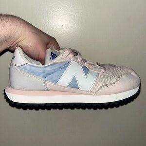 New Balance 237